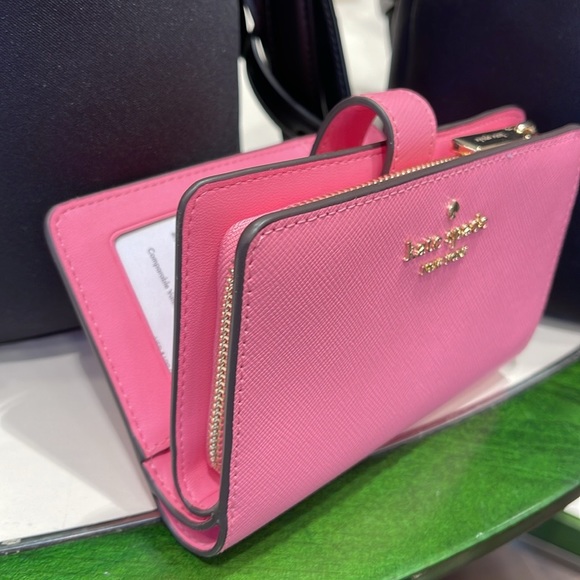 Kate Spade Madison Medium Compact Bifold Wallet
Blossom Pink
NWT - Picture 6 of 16